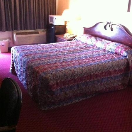 Midtown Motel Newport News Room photo